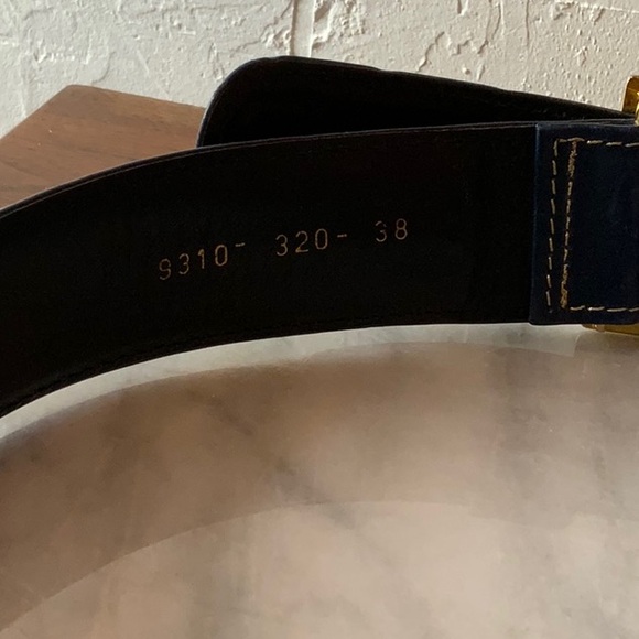 Vintage ESCADA belt - Picture 7 of 16